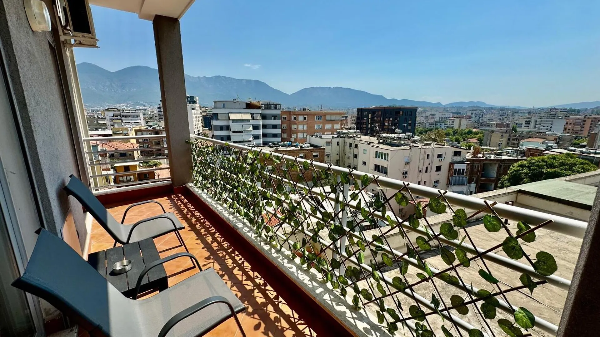 New Bazaar Cozy Apartment 2 Dajti View Tirana Albanien